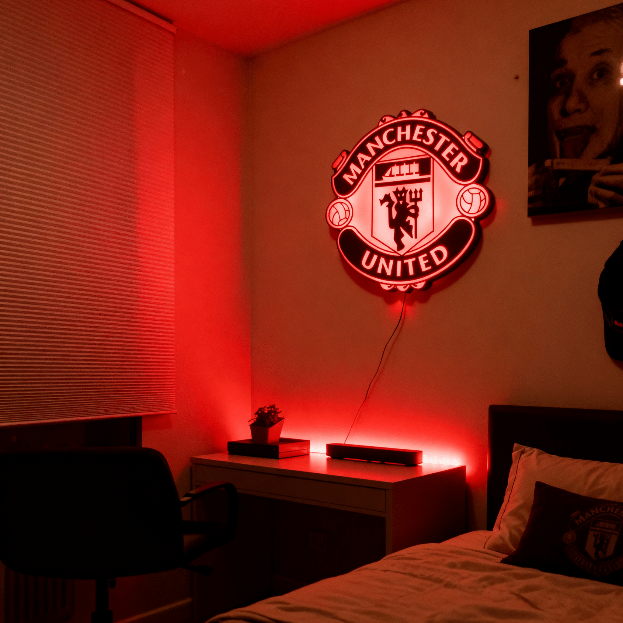 Manchester United Logo LED - HUSTLEZY